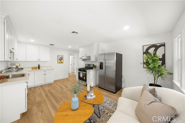 Detail Gallery Image 13 of 35 For 332 Chester Pl, Pomona,  CA 91768 - 4 Beds | 2 Baths