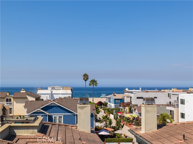 Detail Gallery Image 17 of 35 For 644 Hermosa Ave, Hermosa Beach,  CA 90254 - 3 Beds | 2/1 Baths