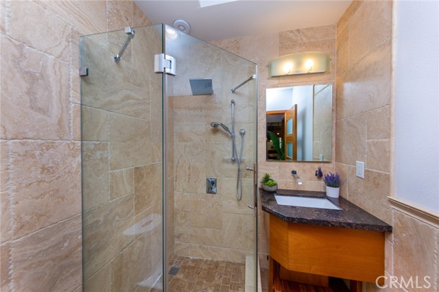 Detail Gallery Image 15 of 17 For 247 May Ave, Monrovia,  CA 91016 - 2 Beds | 2 Baths