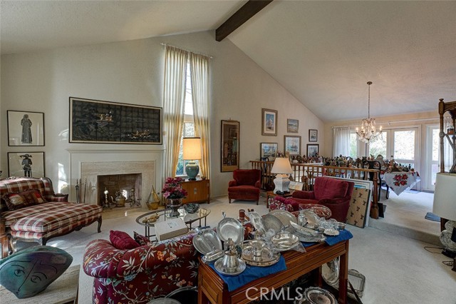 1033 Kildonan Drive photo 5