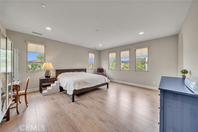 17 Lowland, Irvine CA: https://media.crmls.org/medias/a0201014-2530-4590-aba8-e05991d174b5.jpg