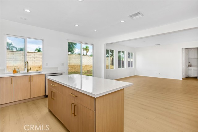 Detail Gallery Image 21 of 52 For 27340 Willow Leaf Rd, Moreno Valley,  CA 92555 - 5 Beds | 4/1 Baths