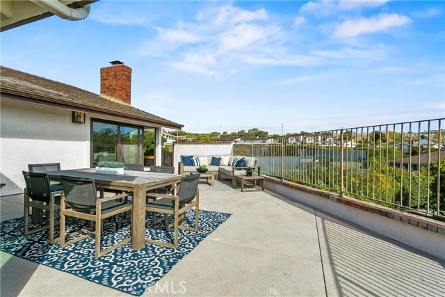 Detail Gallery Image 27 of 33 For 11 Skysail Dr, Corona Del Mar,  CA 92625 - 2 Beds | 2/1 Baths