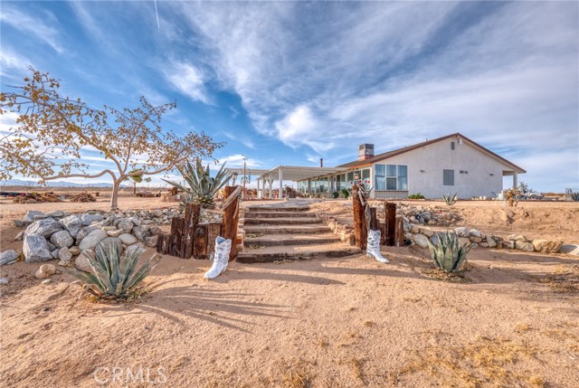 Detail Gallery Image 10 of 32 For 61975 La Brisa Dr, Joshua Tree,  CA 92252 - 3 Beds | 2/1 Baths