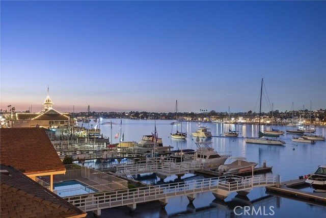 Detail Gallery Image 5 of 41 For 930 E Balboa Bld, Newport Beach,  CA 92661 - 3 Beds | 4/1 Baths