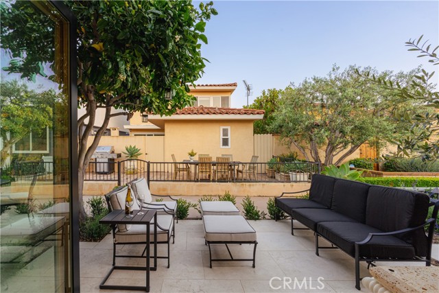 Detail Gallery Image 21 of 61 For 106 via Cordova, Newport Beach,  CA 92663 - 2 Beds | 2 Baths