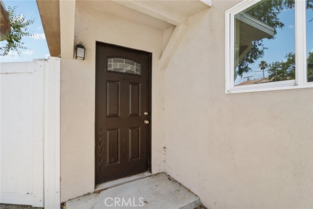 8040 Troost Avenue, North Hollywood CA: https://media.crmls.org/medias/a02199e1-c4ac-4c6a-a966-3e482ffacaef.jpg
