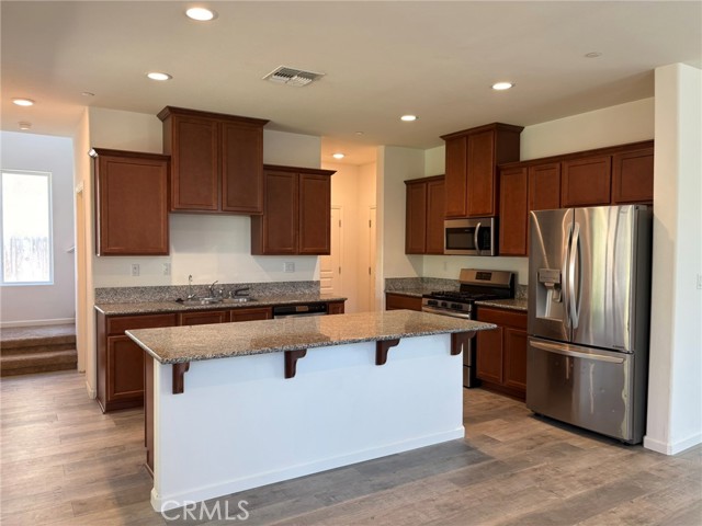 Detail Gallery Image 5 of 24 For 70 Drake St, Madera,  CA 93638 - 4 Beds | 2/1 Baths