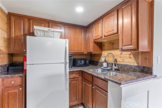 Detail Gallery Image 7 of 53 For 101 State Highway 173, Lake Arrowhead,  CA 92352 - 3 Beds | 3 Baths