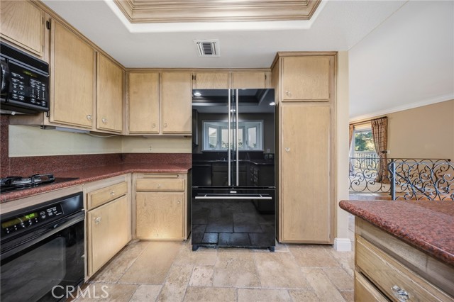 Detail Gallery Image 15 of 33 For 113 Conifer Circle, Oak Park,  CA 91377 - 3 Beds | 2/1 Baths