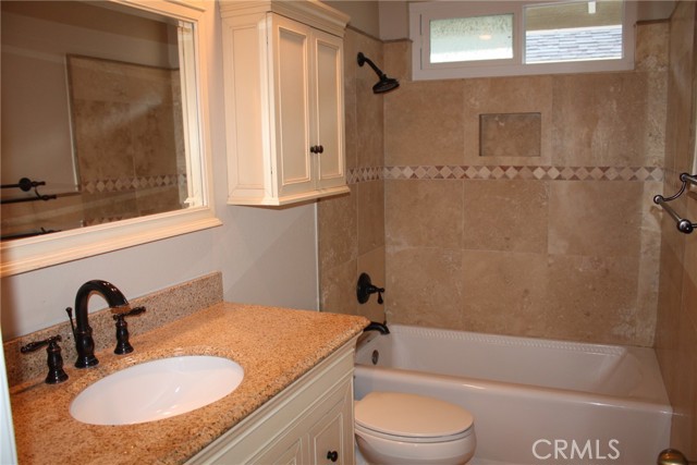 Detail Gallery Image 14 of 22 For 31952 Pleasant Glen Rd, Rancho Santa Margarita,  CA 92679 - 3 Beds | 2/1 Baths