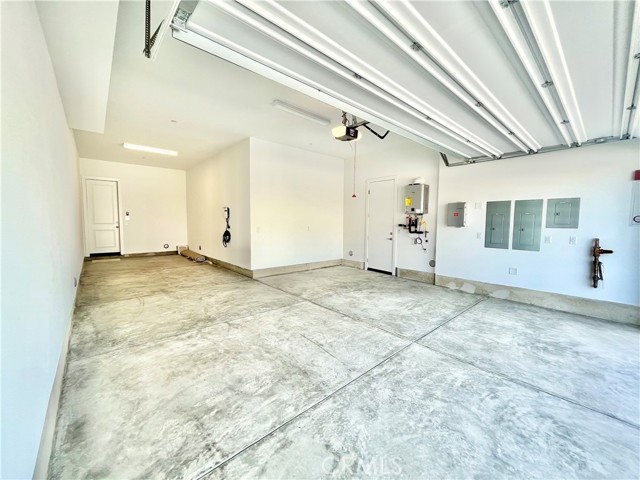 Detail Gallery Image 25 of 29 For 27526 Elderberry Dr, Valencia,  CA 91381 - 5 Beds | 5/1 Baths