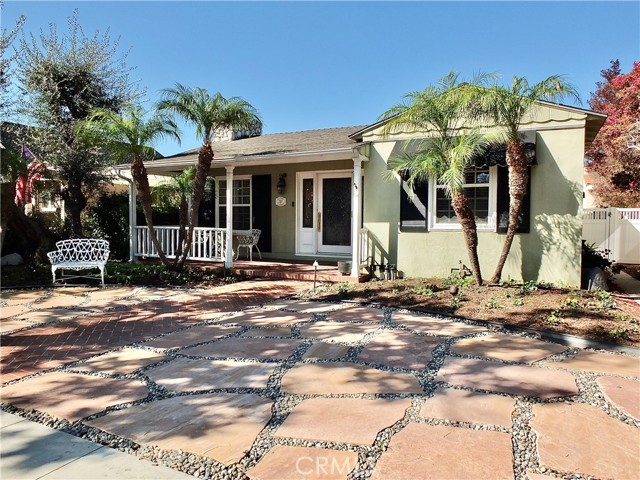 833 Terraine Avenue, Long Beach CA: https://media.crmls.org/medias/a023cf69-264b-4400-a980-224c877a731a.jpg