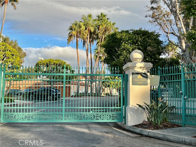 Detail Gallery Image 18 of 18 For 418 Villa Point Dr, Newport Beach,  CA 92660 - 2 Beds | 2 Baths