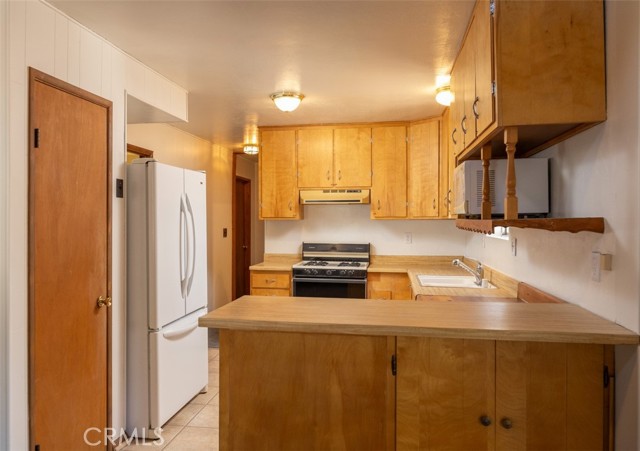 Detail Gallery Image 13 of 36 For 344 Downey Dr, Big Bear City,  CA 92314 - 4 Beds | 2/1 Baths