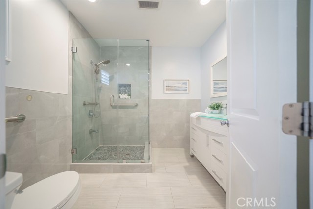 Detail Gallery Image 32 of 57 For 22046 Kinzie St, Chatsworth,  CA 91311 - 3 Beds | 3 Baths