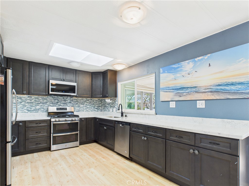 MLS #OC25245628 image #8