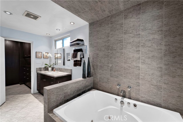 Detail Gallery Image 27 of 60 For 6119 Mary Ellen, Valley Glen,  CA 91401 - 4 Beds | 2 Baths