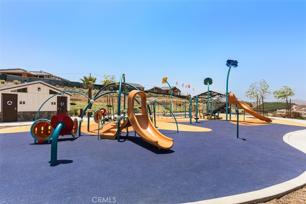 https://media.crmls.org/medias/a025b7ca-fa88-4ecc-a6af-868b86f10beb.jpg?preset=X-Large