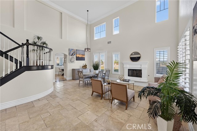 Detail Gallery Image 6 of 44 For 2634 Old Windmill Ct, Riverside,  CA 92503 - 5 Beds | 4/1 Baths