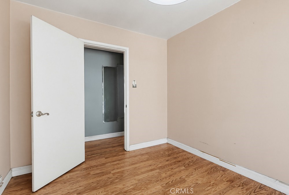 https://media.crmls.org/medias/a025e8ec-ab28-443d-8b3c-05a2e4c8637a.jpg?preset=X-Large