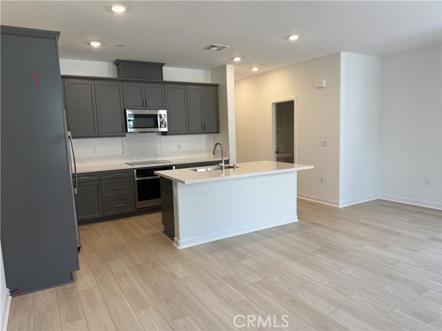 Detail Gallery Image 2 of 26 For 2839 East Schumacher Paseo, Ontario,  CA 91762 - 3 Beds | 2/1 Baths