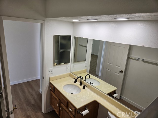 Detail Gallery Image 16 of 33 For 24825 Laurelcrest, Stevenson Ranch,  CA 91381 - 4 Beds | 3 Baths