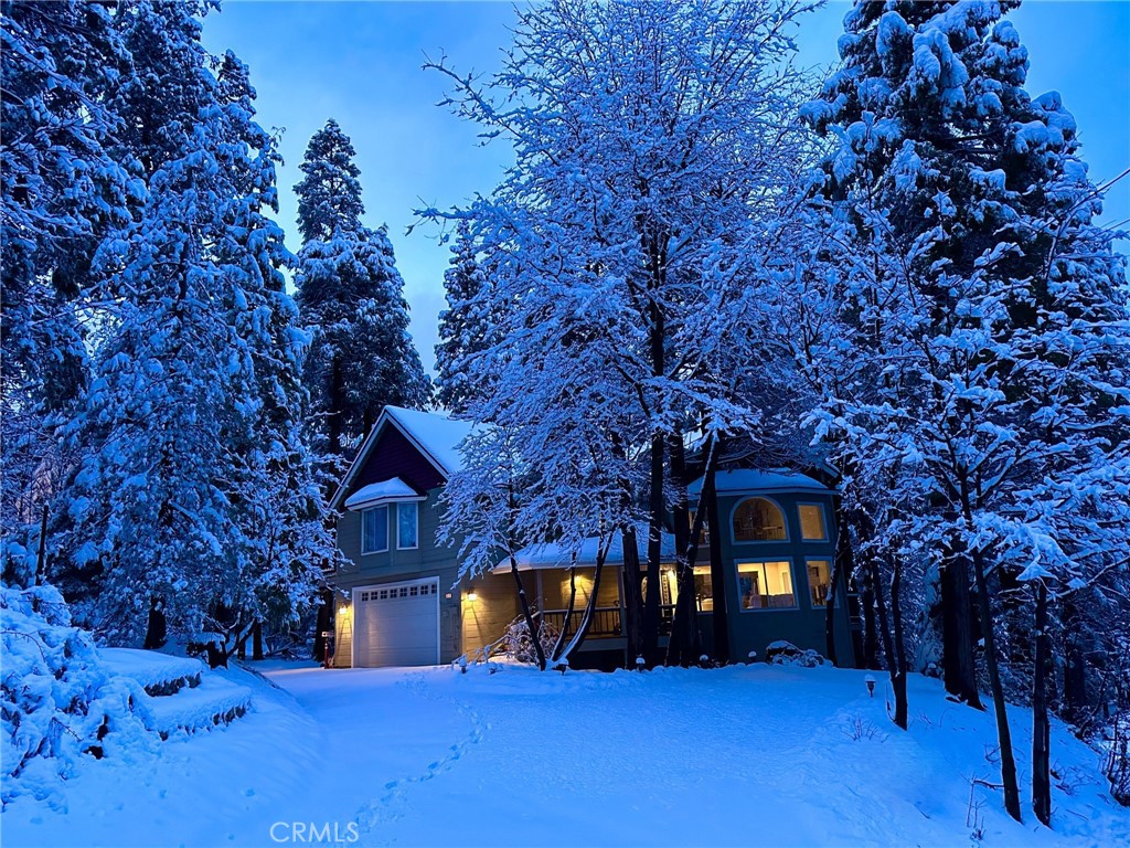 https://media.crmls.org/medias/a027350f-3ca1-4f23-9c99-af7580e4686c.jpg?preset=X-Large