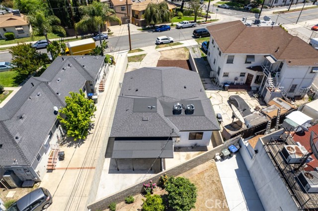 2111 Scott Road, Burbank CA: https://media.crmls.org/medias/a02756f3-b548-441a-9e79-82ef4d021a38.jpg