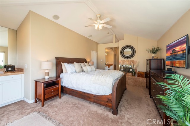 Detail Gallery Image 3 of 43 For 112 22nd St, Huntington Beach,  CA 92648 - 3 Beds | 3/1 Baths