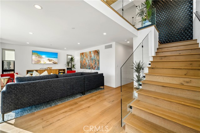 171 Savona Walk, Long Beach CA: https://media.crmls.org/medias/a0282d0e-b58f-450f-a086-fb72c3075f59.jpg