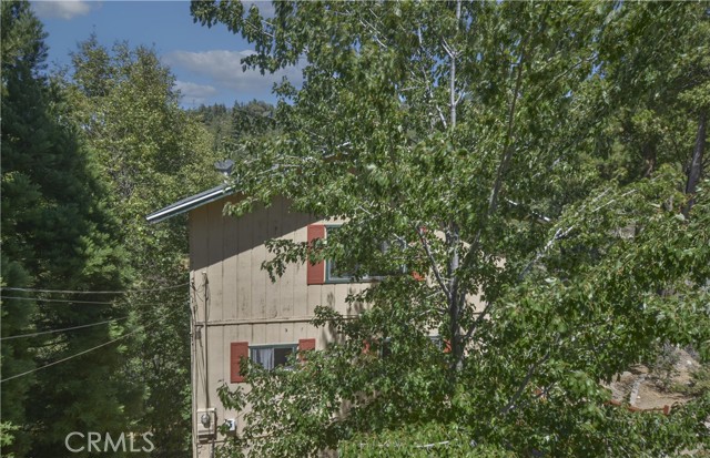 929 Trinity Drive, Lake Arrowhead CA: https://media.crmls.org/medias/a0284698-c484-439b-a101-92eff355a893.jpg
