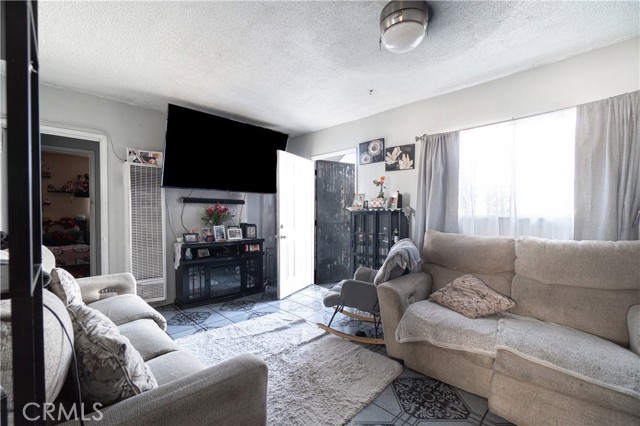 Detail Gallery Image 24 of 56 For 340 W 62nd St, Los Angeles,  CA 90003 - – Beds | – Baths