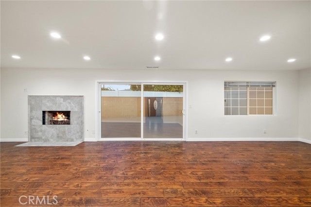 Detail Gallery Image 10 of 52 For 12759 Elkwood St, North Hollywood,  CA 91605 - 4 Beds | 3 Baths