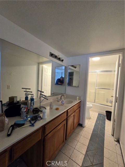 13966 Fox Street, San Fernando CA: https://media.crmls.org/medias/a02948ef-9872-408d-999b-5aefbf7e8d70.jpg