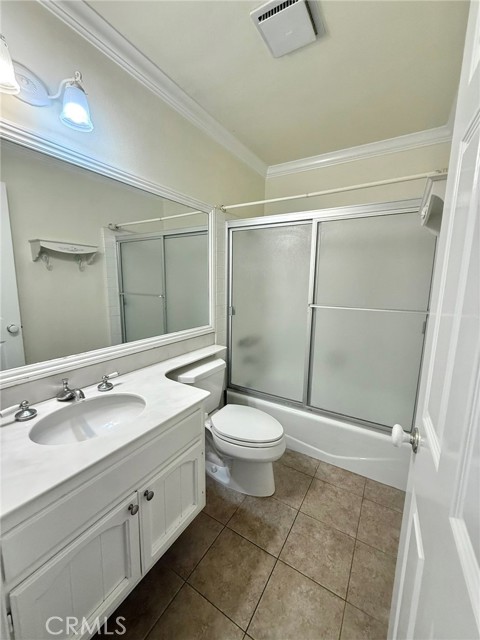 Detail Gallery Image 15 of 33 For 213 E Borromeo, Placentia,  CA 92870 - 5 Beds | 4 Baths