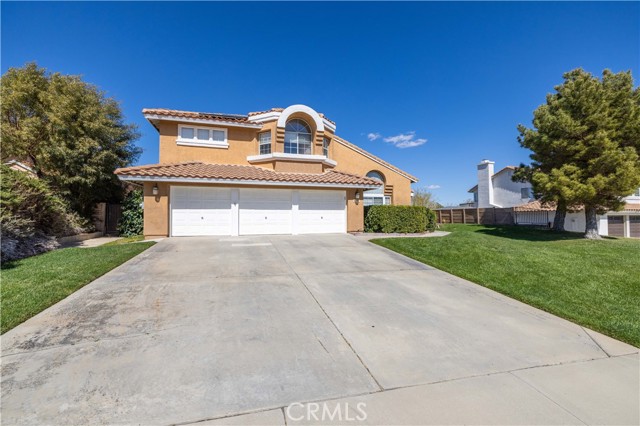 Detail Gallery Image 1 of 62 For 4661 Greencrest Way, Palmdale,  CA 93551 - 4 Beds | 4 Baths