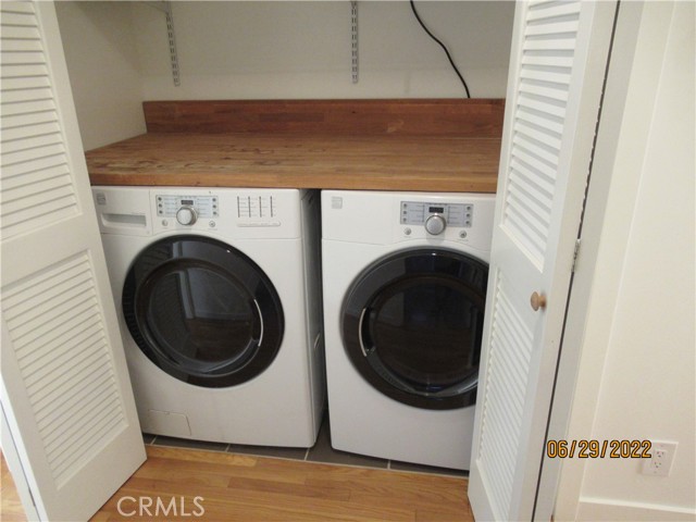 656 Rosecrans Avenue, Manhattan Beach, California 90266, 3 Bedrooms Bedrooms, ,1 BathroomBathrooms,Residential,Sold,Rosecrans,SB22143414