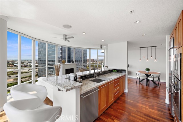 3141 Michelson Drive, Irvine CA: https://media.crmls.org/medias/a0298f29-ac78-4cea-903b-b18285ecfd2d.jpg