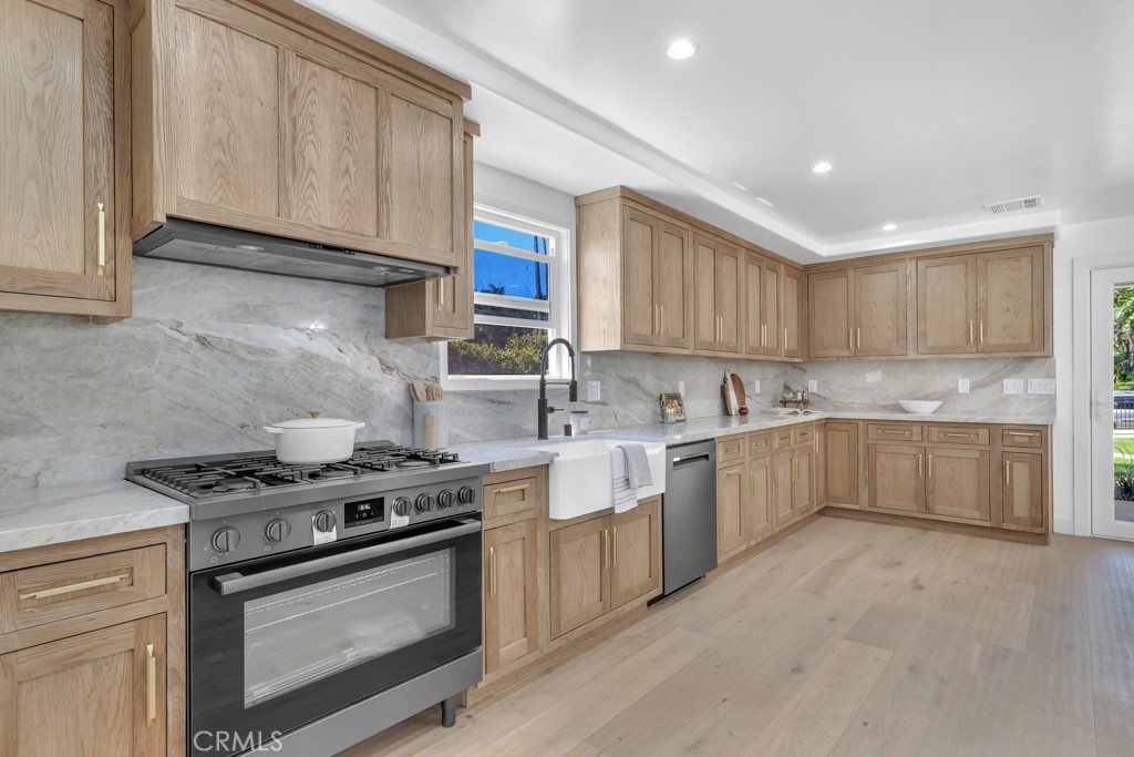 MLS #OC26196346 image #14