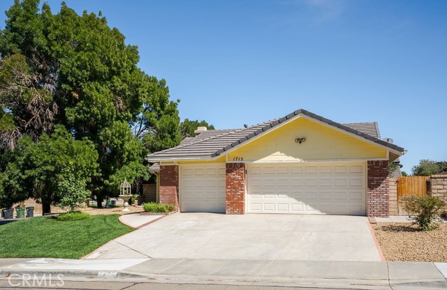 Detail Gallery Image 33 of 34 For 1715 Lake Way, Lancaster,  CA 93534 - 5 Beds | 3 Baths