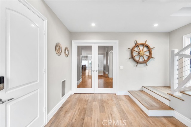 Detail Gallery Image 19 of 61 For 5522 Mossvale Cir, Huntington Beach,  CA 92649 - 4 Beds | 3 Baths