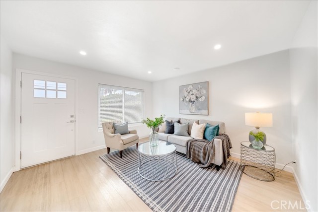 Detail Gallery Image 6 of 25 For 2525 Jefferson St #B,  Carlsbad,  CA 92008 - 2 Beds | 1/1 Baths