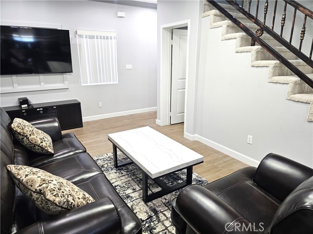 Detail Gallery Image 7 of 36 For 1741 S Easy Way, Anaheim,  CA 92804 - 3 Beds | 2/1 Baths