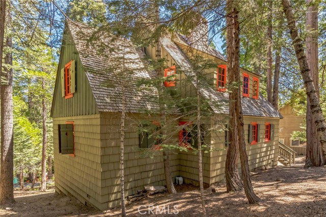 129 B Lane, Lake Arrowhead CA: https://media.crmls.org/medias/a02beb82-1771-4215-bace-6f32dc4b79c5.jpg