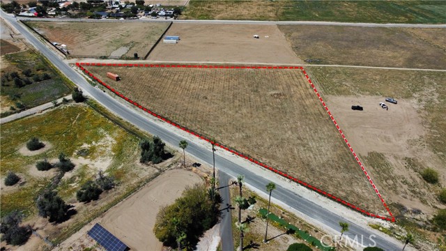 1 Corso Alto Avenue, Nuevo CA: https://media.crmls.org/medias/a02c7d75-e07c-4bd1-a66c-b842247064bf.jpg