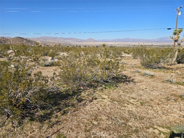 Detail Gallery Image 9 of 18 For 32573 Azurite, Lucerne Valley,  CA 92356 - – Beds | – Baths