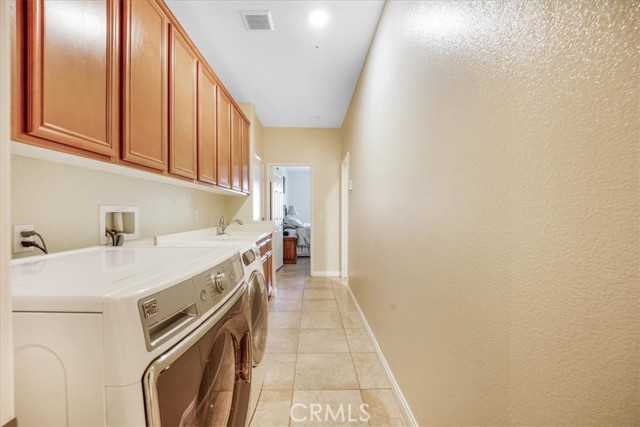 19247 Mountain Shadow Lane, Perris CA: https://media.crmls.org/medias/a02cb7ad-dcdb-4312-902a-aae4d789183f.jpg