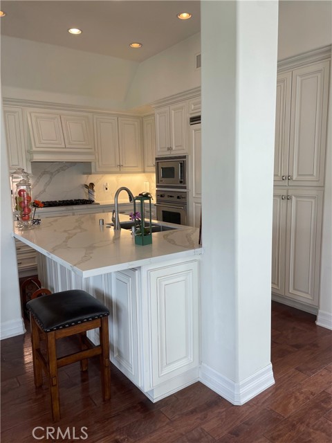 Detail Gallery Image 9 of 20 For 504 Avocado Ave, Corona Del Mar,  CA 92625 - 3 Beds | 3 Baths