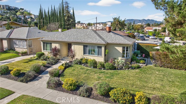 Detail Gallery Image 4 of 44 For 807 S Verdugo Rd, Glendale,  CA 91205 - 2 Beds | 2 Baths